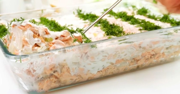 Многослойный салат из горбуши: польский рецепт