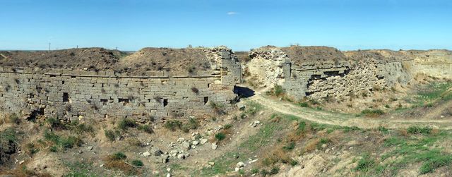Руины двевней крепости Арабат