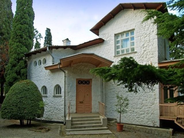Белая Дача — дом-музей Чехова в Ялте