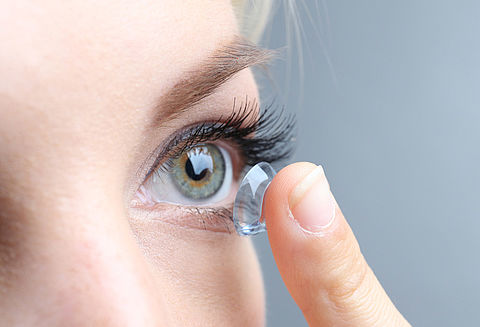 Безопасны ли контактные линзы для ваших глаз?
