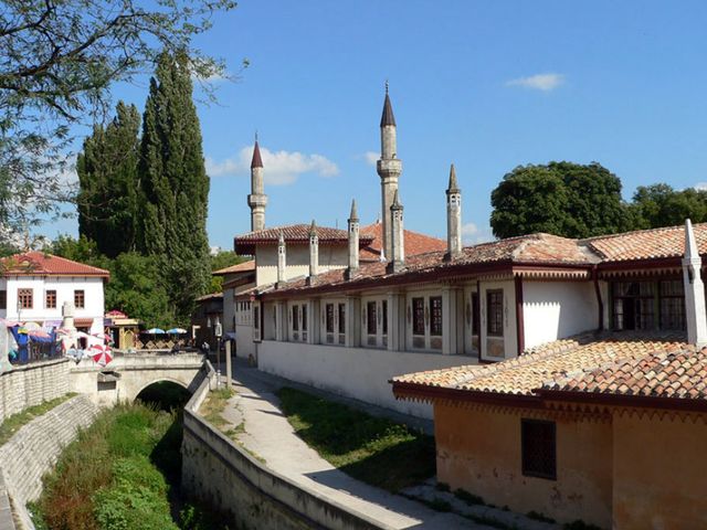 Веб камера онлайн в городе Бахчисарай, Ханский дворец, Крым
