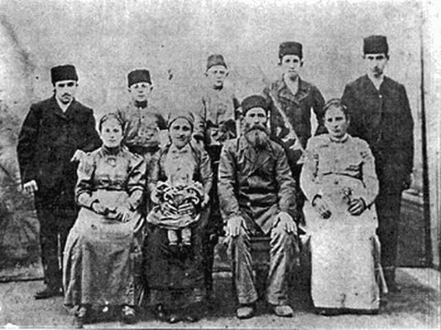 Крымчакская семья