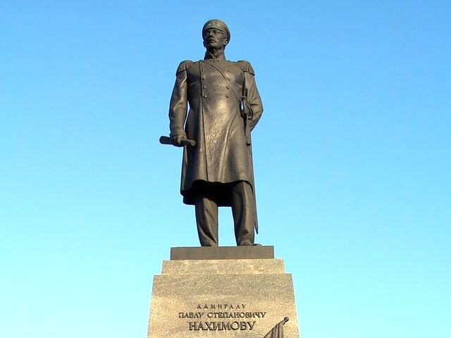 Памятник адмиралу П.С.Нахимову