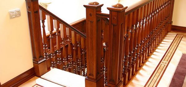 Балясины из дерева для лестницы