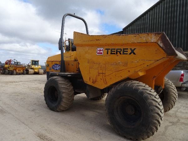 Использование самосвалов в малоэтажном строительстве и ландшафтном дизайне