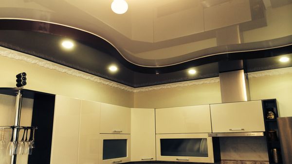 Натяжные потолки: виды и особенности