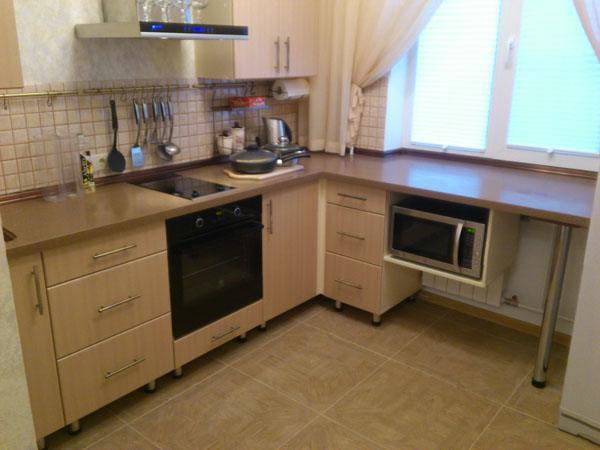 Преимущества и недостатки материалов для столешниц на кухню