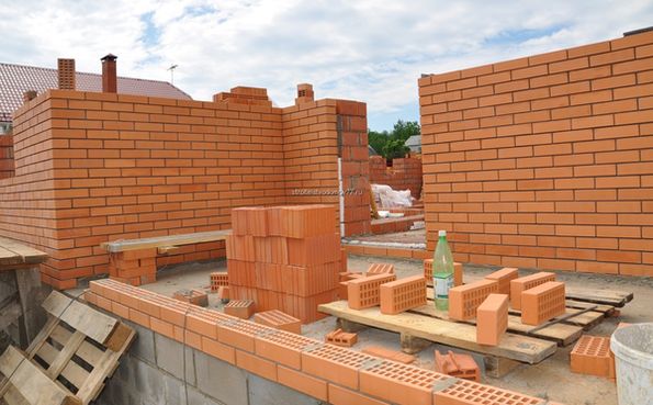 Строительство домов из кирпича