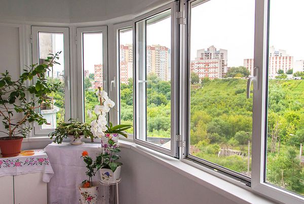 Виды и характеристики балконных рам