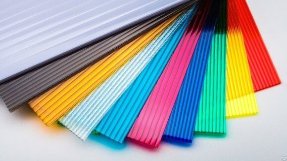 Поликарбонат: преимущества и области применения