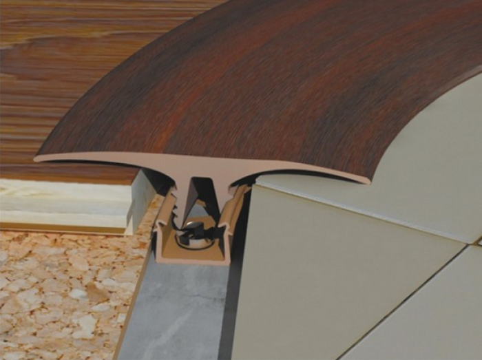 Чем закрыть стык между плиткой и ламинатом