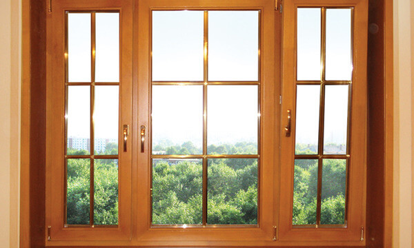 Какими преимуществами обладают деревянные окна со стеклопакетом