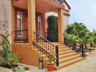 Крыльцо для загородного дома