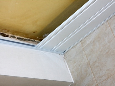 Монтаж реечного потолка