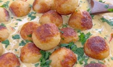 Фрикадельки в сметанном соусе: рецепт вкусной добавки к ужину