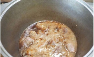 Тушеная картошка с мясом в казане