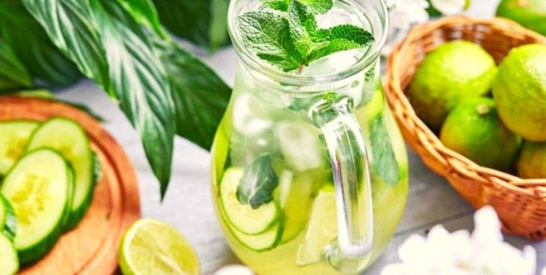 Освежит и придаст бодрости: рецепт огуречного лимонада