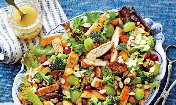Салат с курочкой и брокколи – рецепт от которого вы никогда не поправитесь