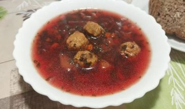 Рецепт: Борщ с фрикадельками — и щавелем