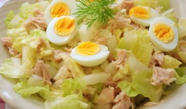 Самый лучший салат из пекинской капусты: простой рецепт с тунцом