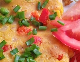 Рецепт: Омлет веганский или фритатта с овощами — Из гороховой муки, постное блюдо