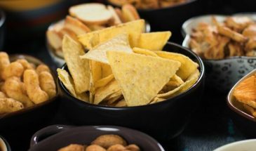 Найдено самое «вредное» время для перекусов