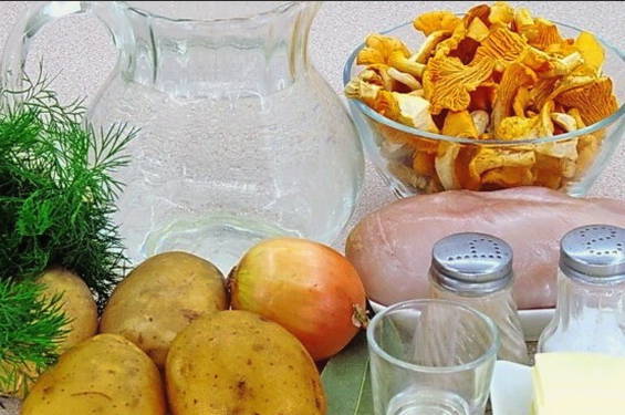Суп с лисичками