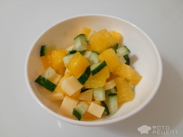 Рецепт: Салат из арбуза и сыра - Необыкновенно вкусное сочетание желтого арбуза с твердым сыром