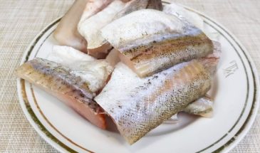 Покупаю минтай и нарезаю целую гору лука ради этого блюда. Сочная и ароматная рыба в соусе