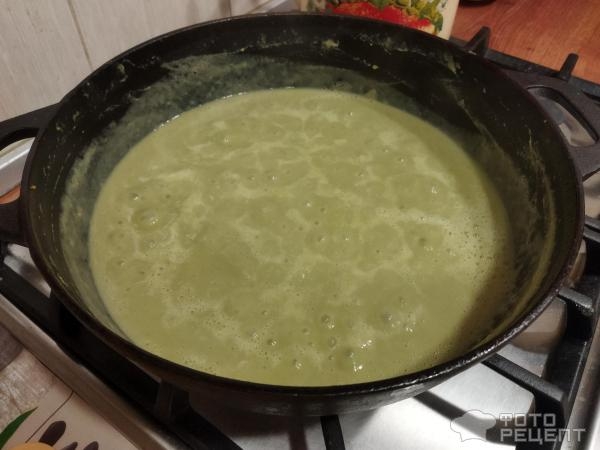 Рецепт: Зеленый суп-пюре из замороженного горошка - со сливками, сыром