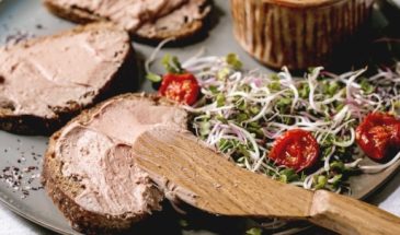 Нежный и сливочный: рецепт паштета из мяса индейки