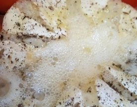 Рецепт: Камамбер запеченный с помидорами — в духовке