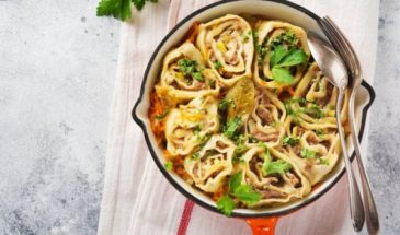 Для тех, у кого нет времени на лепку: ленивый рецепт пельменей в духовке