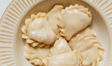 Не только творог или картофель: готовим вареники с необычной начинкой – дети будут в восторге