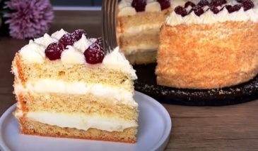 Никаких взбитых сливок, сливочного сыра и сгущёнки. Простой рецепт нежного торта