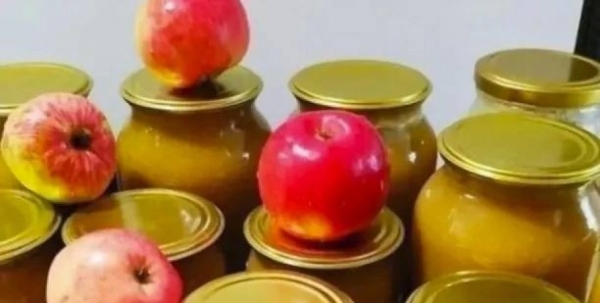 Яблочное пюре на зиму: рецепт лакомства, любимого с детства