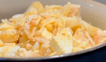 Салат с курицей и чесночной заправкой: как приготовить блюдо с ярким вкусом