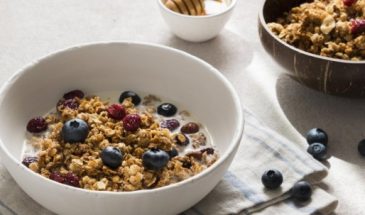 Как приготовить вкусную овсянку: рецепт идеального блюда на завтрак