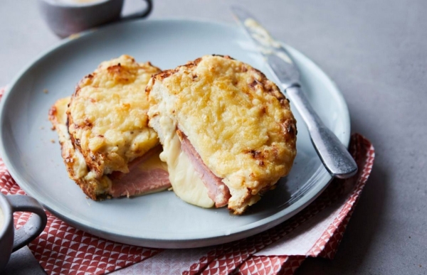 Это блюдо станет вашим любимым: как сделать оригинальный бутерброд с ветчиной и сыром