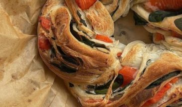 Плетенка с творожным сыром и слабосоленой рыбой: рецепт изумительной выпечки