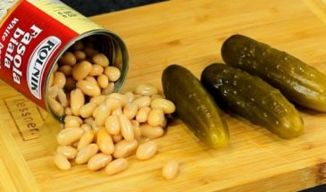 Салат с фасолью и соленым огурцом