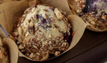 Маффины с замороженными ягодами: как вкусно пристроить оставшиеся дары лета