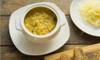 Французский луковый суп классический
