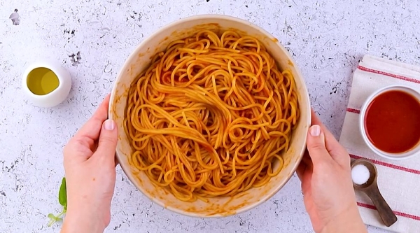 Рулетики из баклажанов со спагетти