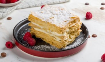 Вкусный торт «Наполеон»: рецепт популярного десерта