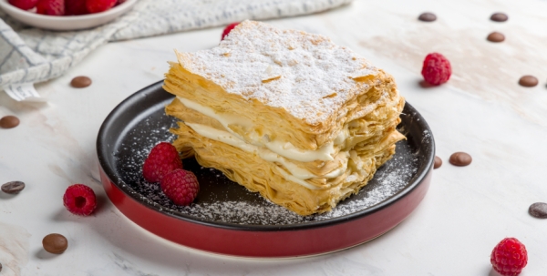 Вкусный торт «Наполеон»: рецепт популярного десерта