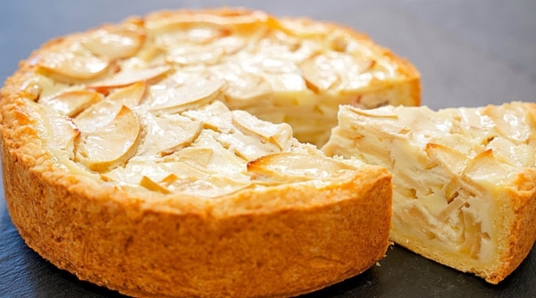 Яблочный пирог вкуснее, чем торт: заливка, как крем. Вкусный и простой рецепт
