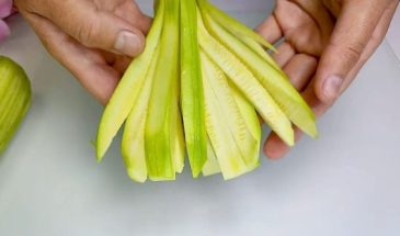 Кабачки веером на сковороде