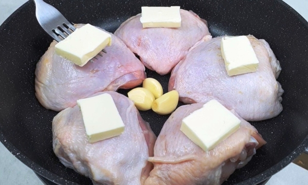 Куриные бедра съедаем по 3 кг за неделю. Сногсшибательное блюдо на обед или ужин