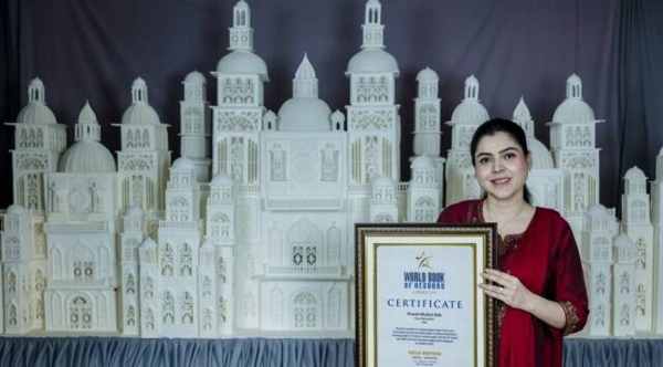 Торт-дворец из 200-килограммовой королевской глазури стал самым большим в мире: интересное видео